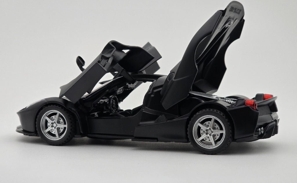Ferrari LaFerrari 1:24 diecast scale model car collectible | Assorted Colors - Image 7