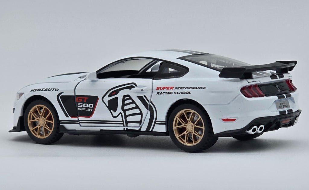 Ford Mustang Shelby GT500 1:24 diecast scale model car - Image 9