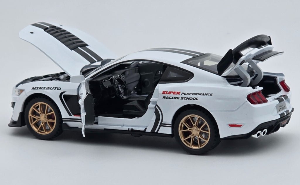 Ford Mustang Shelby GT500 1:24 diecast scale model car - Image 8